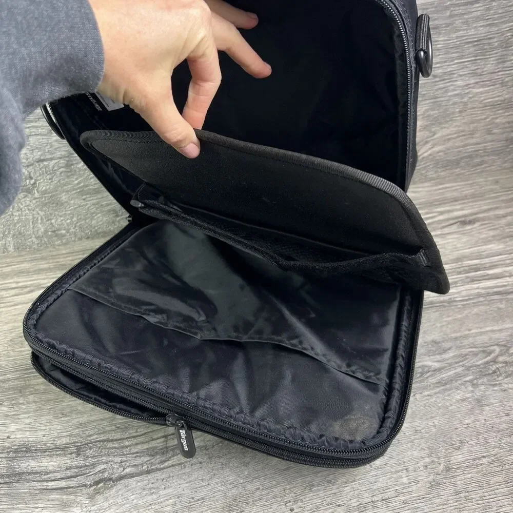Targus DVD401-10 Travel Electronics/Personal Item Carrying Case Water Resistant